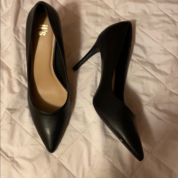 Heels - Picture 2 of 3